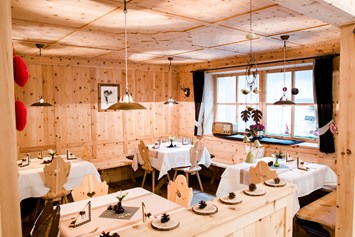 Skihotel: Frühstücken in der Luis Trenker Stube - Villa David Dolomites