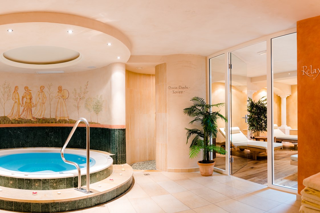 Skihotel: Warmes Whirlpool zum entspannen - Villa David Dolomites