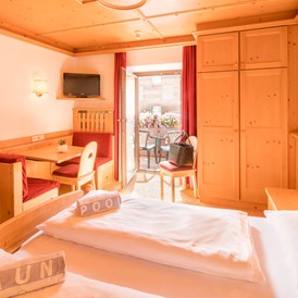 Skihotel: 2-3 Bett-Zimmer mit Balkon - Piccolo Hotel Gurschler