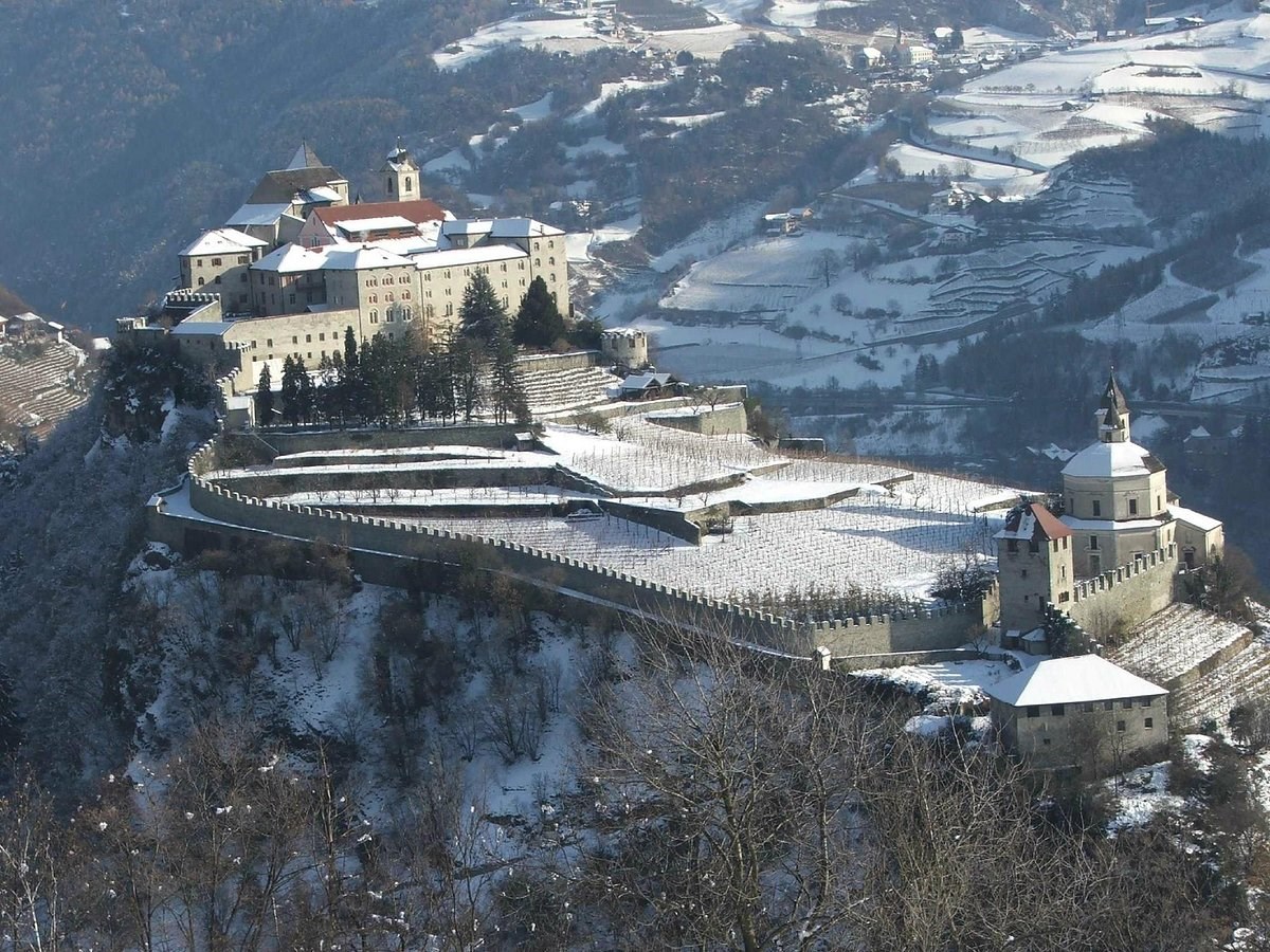 Hotel Masl Ausflugsziele Dürerstadt Klausen und Kloster Säben (40 Min)