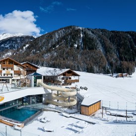 Skihotel: Direkter Zugang vom Hotel zum Skigebiet Gitschberg-Jochtal mit 55 Pistenkilometern.
Einfache Erreichbarkeit (12 km von Autobahnausfahrt Brixen/Pustertal - Familienhotel Huber