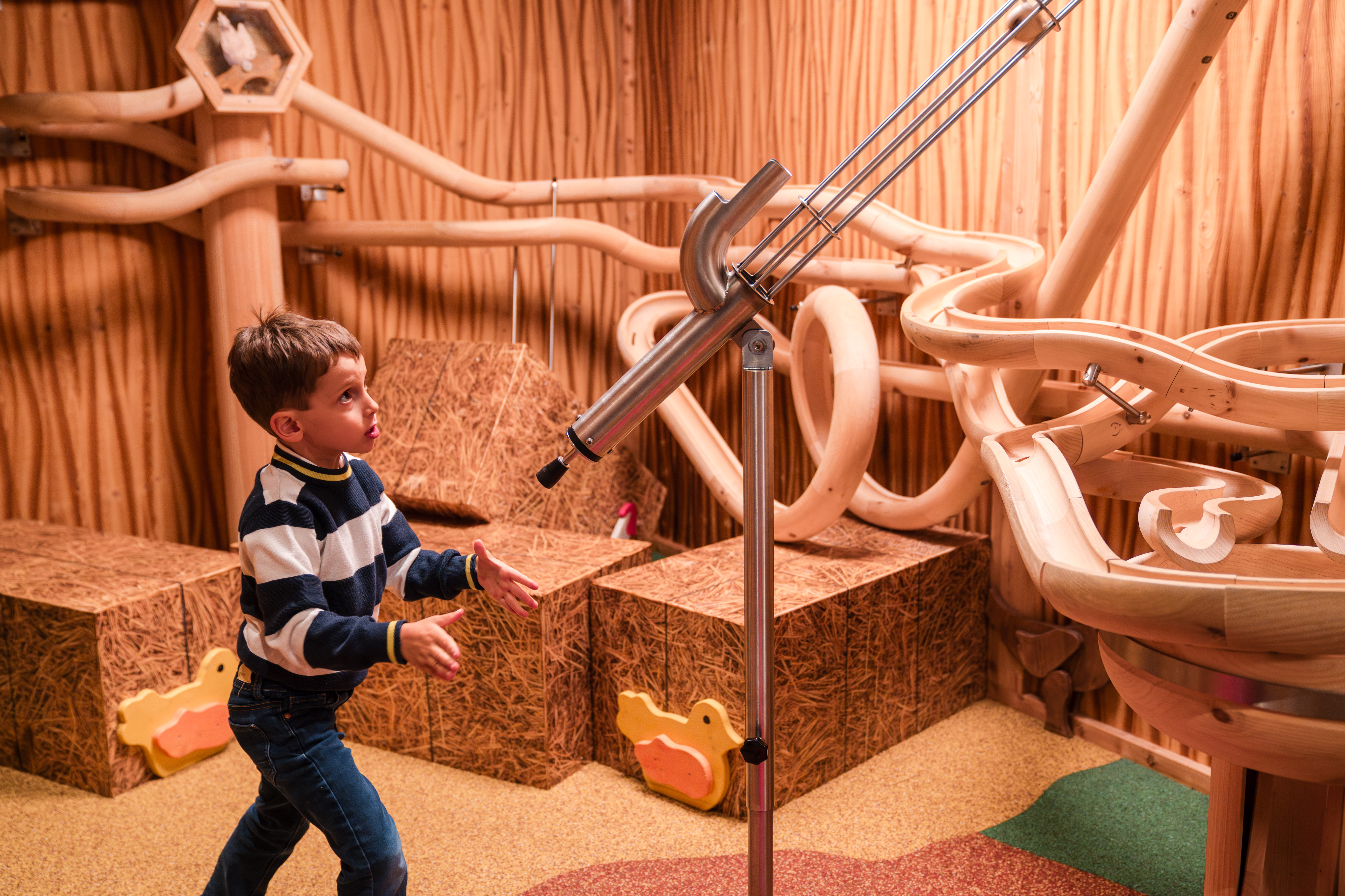 Skihotel: Holzkugelbahn - Familienhotel Huber