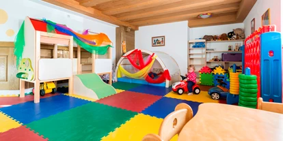 Hotels an der Piste - Skiverleih - Spielraum - Hotel Alpenfrieden