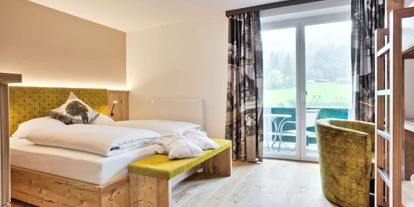 Hotels an der Piste - Verpflegung: Frühstück - Oberösterreich - Familienzimmer mit Stockbett und Balkon - Familienhotel Sommerhof