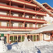Skihotel - Aussenansicht im Winter - Familotel Kaiserhof****