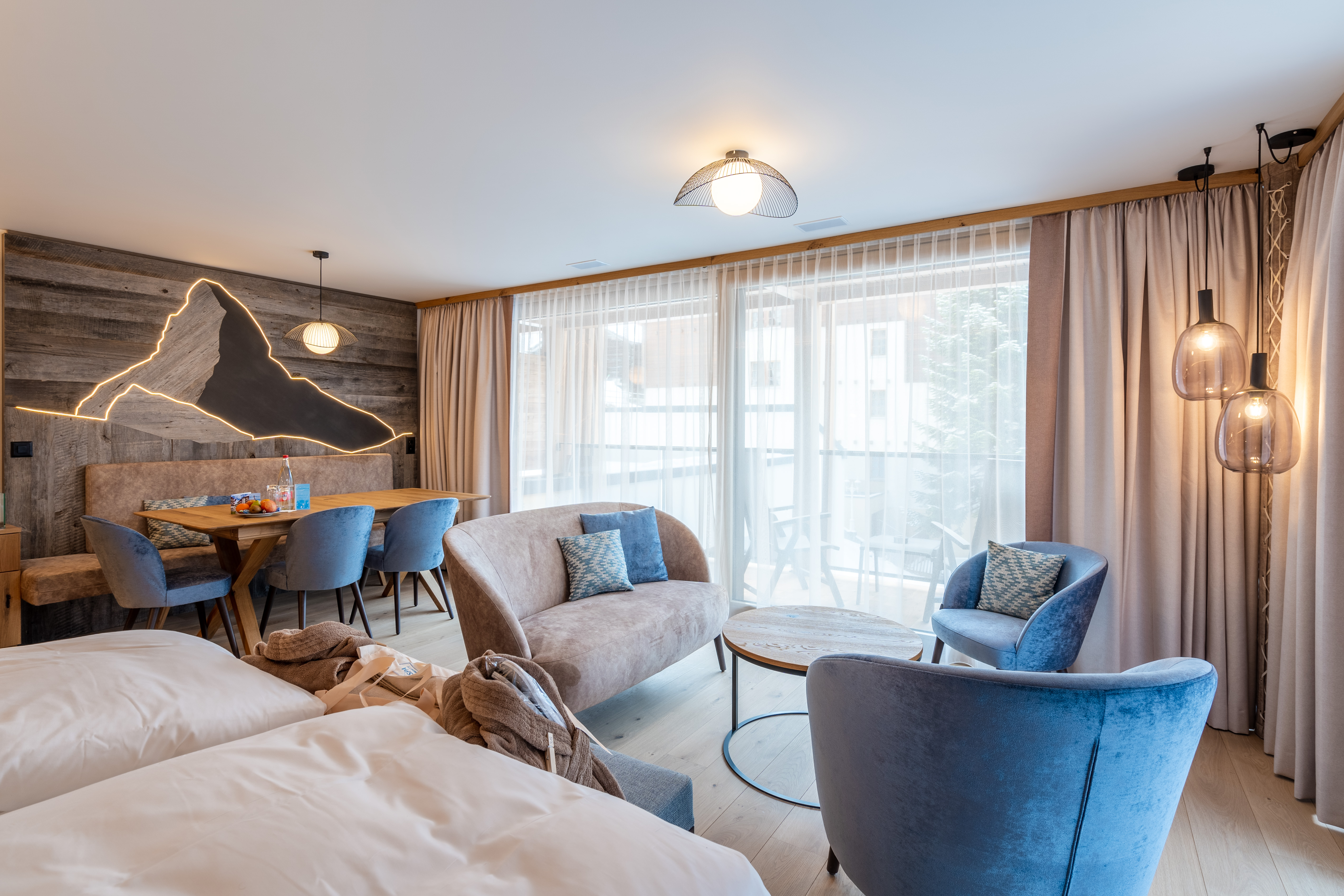 Skihotel: In der Residenz Altiana besitzen alle Appartements ausgestattete Küchen und einen grossen Ess- und Wohnbereich.  - Resort La Ginabelle
