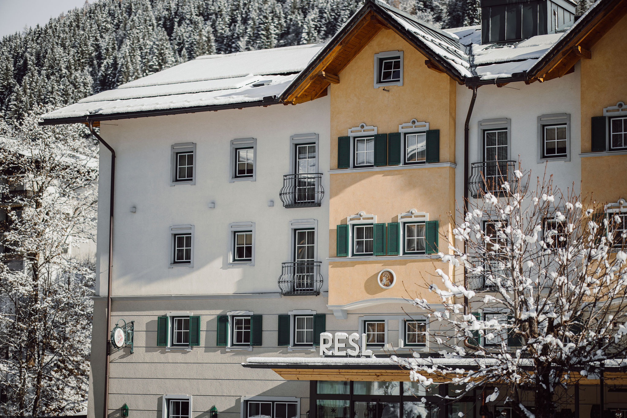 Hotels an der Piste - PLZ 8972 (Österreich) - haupthaus reslwirt - Resl Resort 