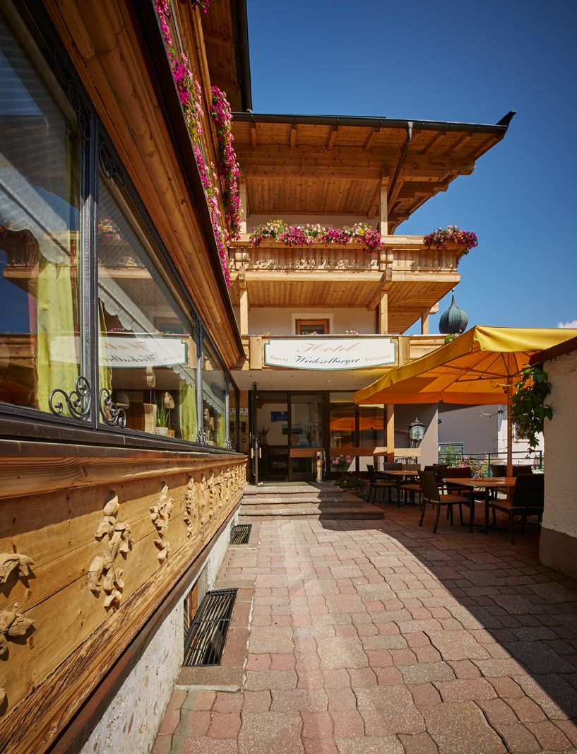 Hotels an der Piste - Parkplatz: gebührenpflichtig in Gehweite - Zell am See - Hoteleingang - Hotel Wechselberger