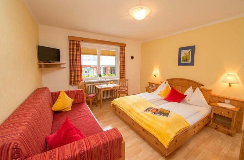 Hotels an der Piste - Parkplatz: gebührenpflichtig in Gehweite - Zell am See - Pension Hubertus