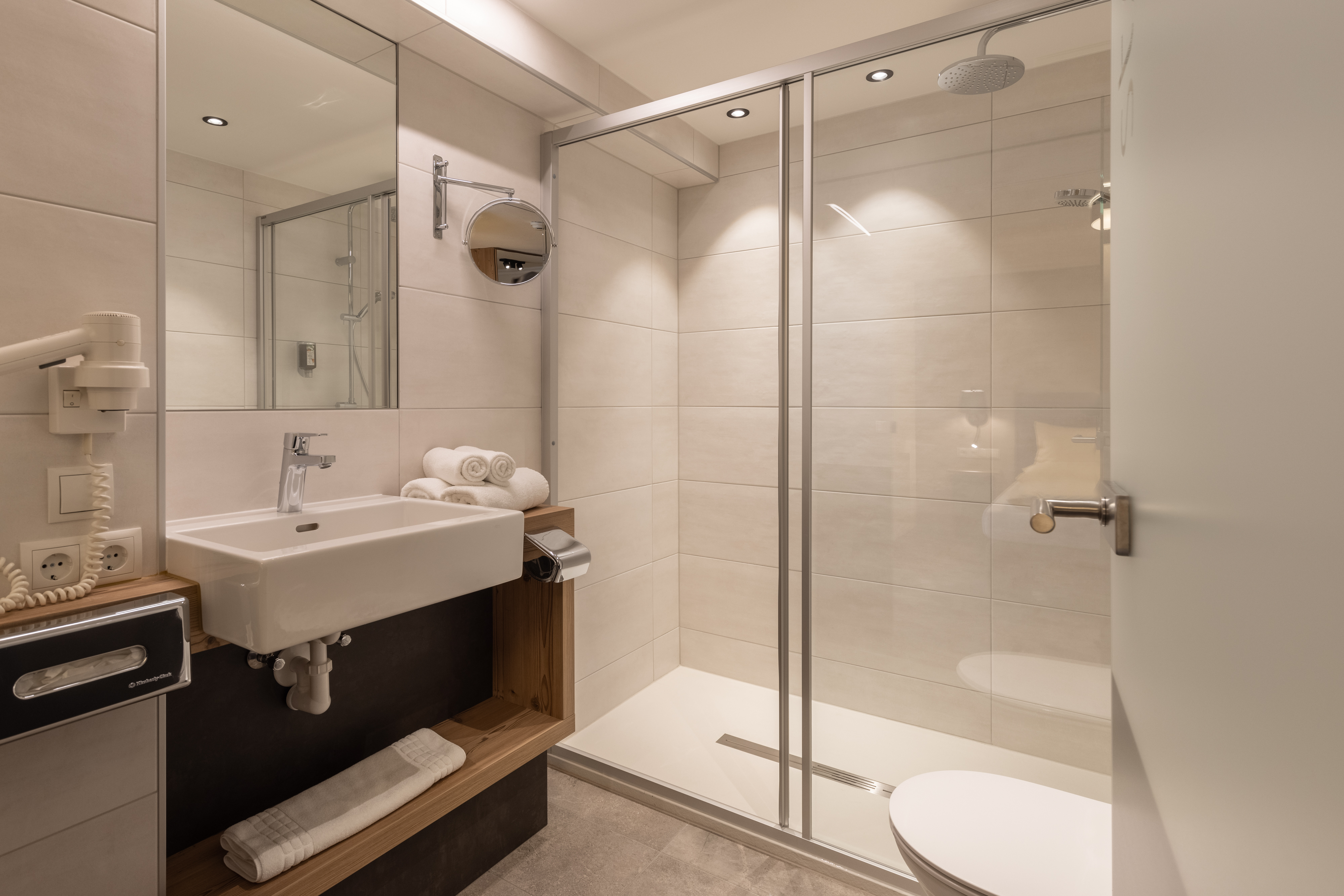 Skihotel: Badezimmer Junior Suite Schwarzkogel - Glanz & Glory Hotel (ehemals Hotel Stefan) - Wohnen | Schlafen