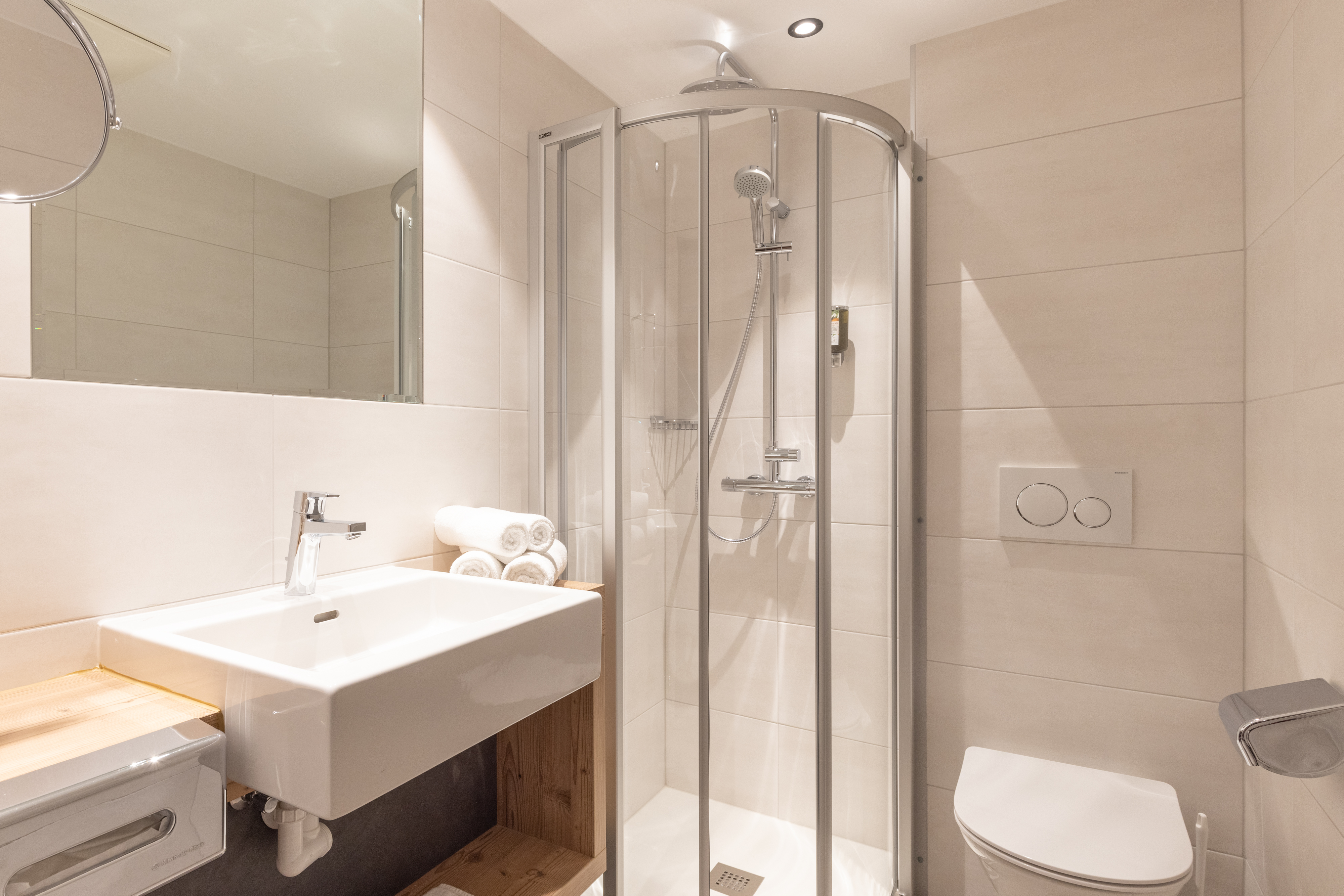 Skihotel: Badezimmer Komfort - Glanz & Glory Hotel (ehemals Hotel Stefan) - Wohnen | Schlafen