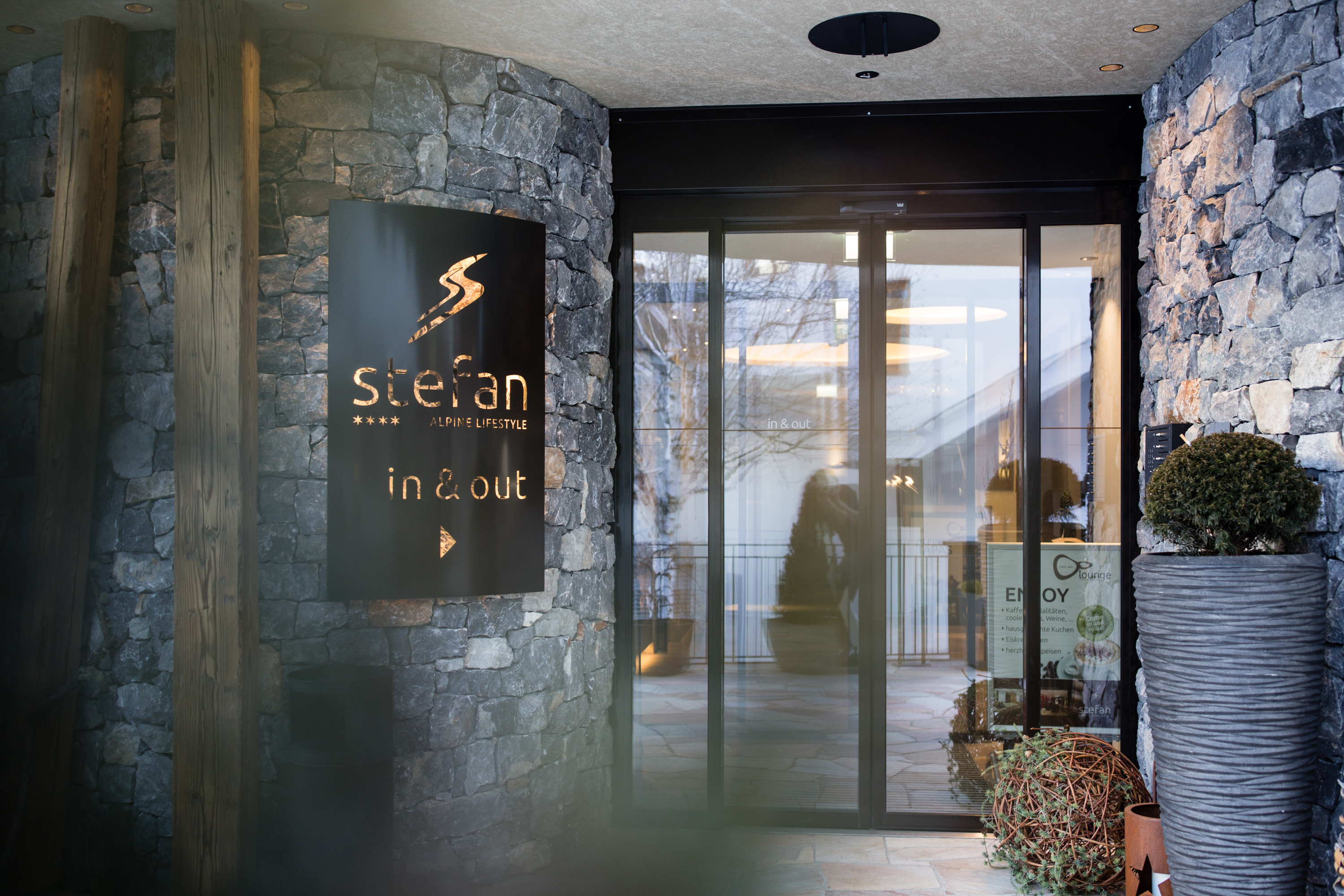 Skihotel: Eingangsbereich - Glanz & Glory Hotel (ehemals Hotel Stefan) - Haus | Umgebung