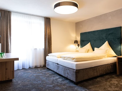 Hotels an der Piste - Skikurs direkt beim Hotel: für Kinder - Doppelzimmer Komfort - stefan Hotel