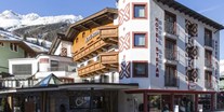 Hotels an der Piste - Skigebiet Sölden - Aussenansicht Winter - stefan Hotel