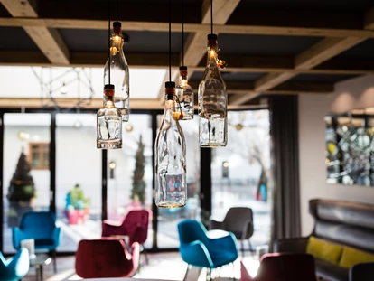Hotels an der Piste - Skikurs direkt beim Hotel: für Kinder - cafe-bar-lounge - stefan Hotel