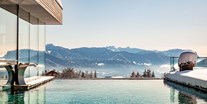 Hotels an der Piste - Steinhaus im Ahrntal - Hotel Sonnenberg Infinitypool with Infinity panorama - Hotel Sonnenberg - Alpine Spa Resort
