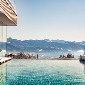Skihotel: Hotel Sonnenberg Infinitypool with Infinity panorama - Hotel Sonnenberg - Alpine Spa Resort