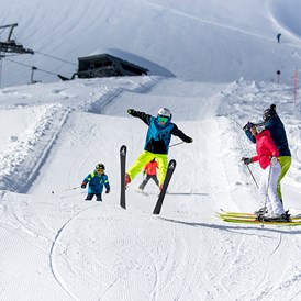 Skigebiet: Familienspaß beim Skifahren am Loser in Altaussee nahe Loserfenster - Skigebiet Loser Altaussee