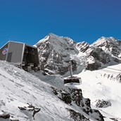 Skihotel - Seilbahn Sulden am Ortler - 4 Gondeln zu je 110 Personen, 440 Personen gleichzeitig in der Luft! - Skigebiet Sulden am Ortler