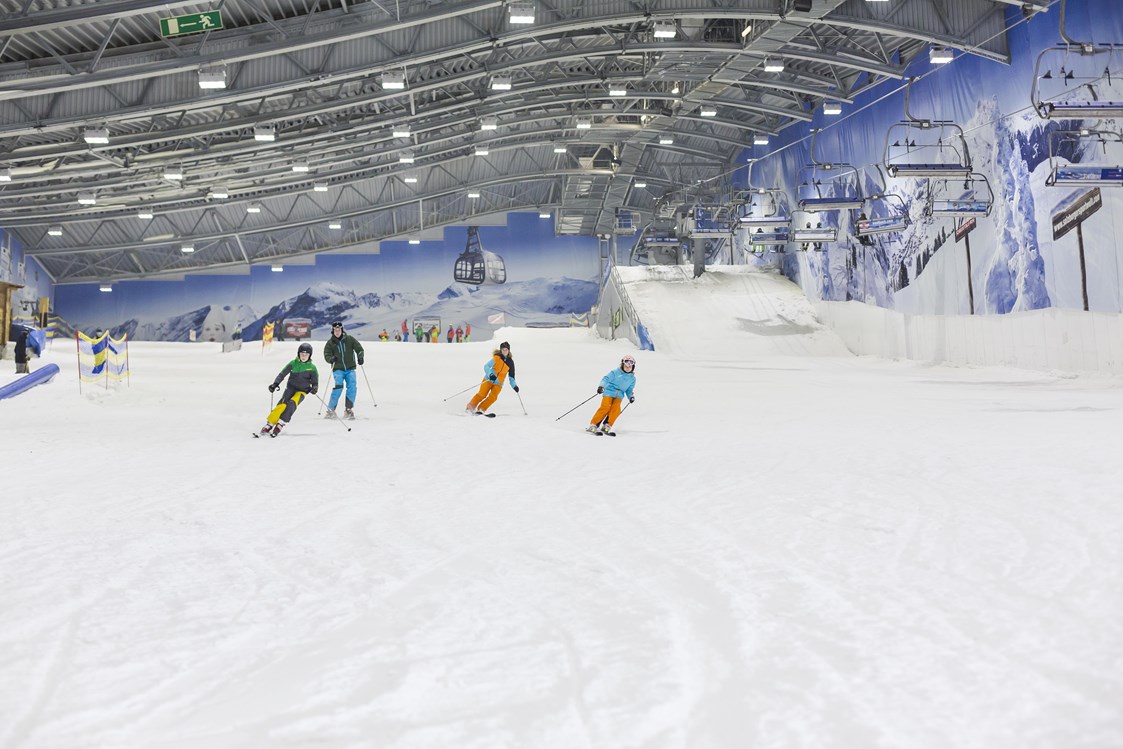 Skigebiet: Schneespaß mit der ganzen Familie. - Skihalle Neuss im Alpenpark Neuss