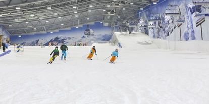 Hotels an der Piste - Ruhrgebiet - Schneespaß mit der ganzen Familie. - Skihalle Neuss im Alpenpark Neuss