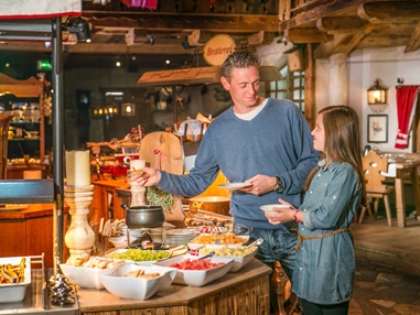 Skigebiet: Sonntagsbrunch in der Salzburger Hochalm im Alpenpark Neuss - Skihalle Neuss im Alpenpark Neuss
