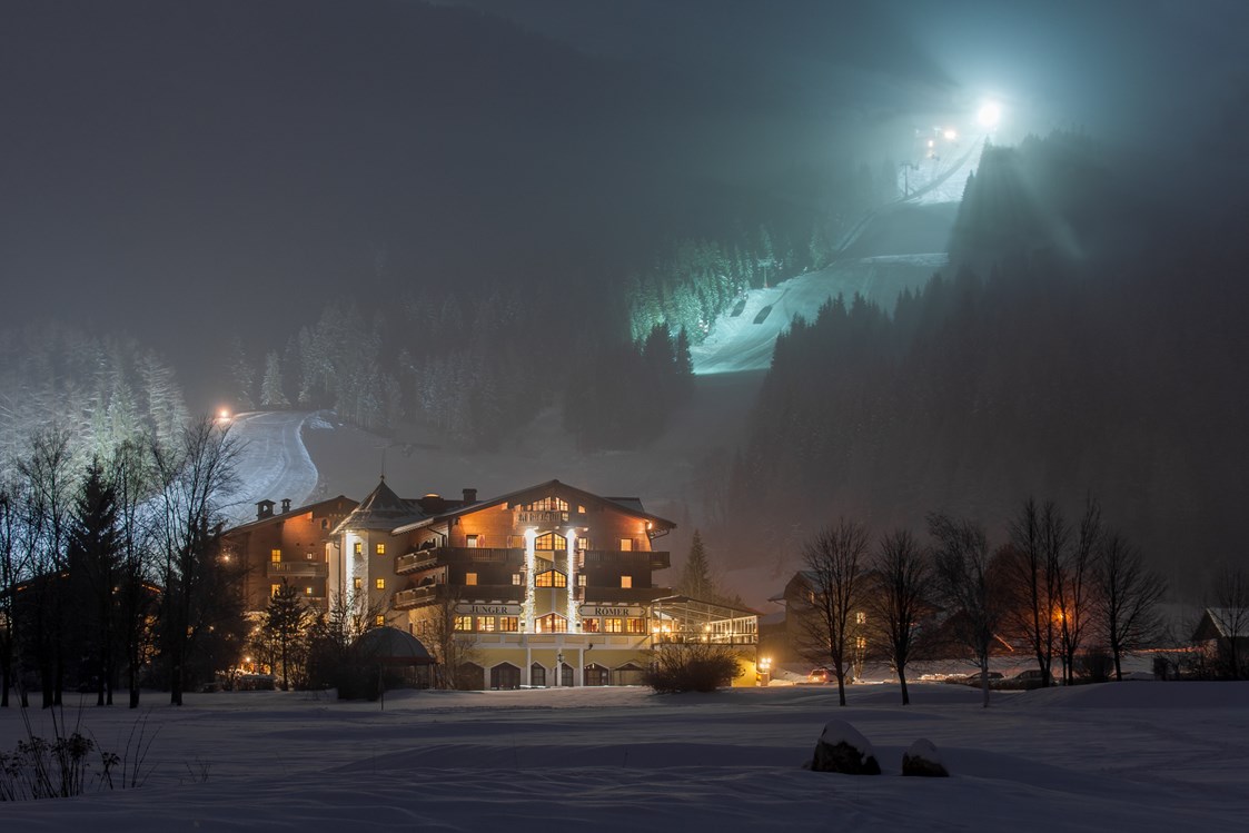 Skihotel: NACHTRODELN direkt beim Hotel  - Hotel Zum Jungen Römer