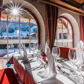 Skihotel: Restaurant "Roter Salon" - Hotel Zum Jungen Römer
