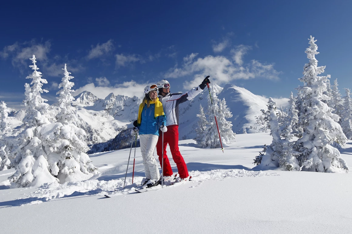 Skihotel: Skifahren bis zur Hoteleingangstüre,
direkt an der Gondelbahn
 - Hotel Zum Jungen Römer
