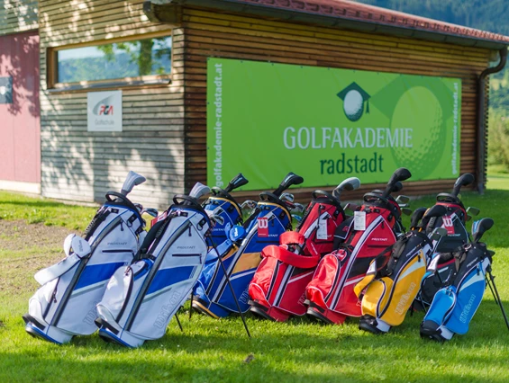 Skihotel: Golfakademie, direkt beim Hotel Zum Jungen Römer - Hotel Zum Jungen Römer