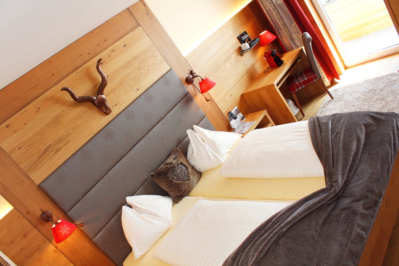 Hotel Kristall Obertauern Zimmerkategorien Doppelzimmer mit/ohne Balkon mit/ohne Panoramablick