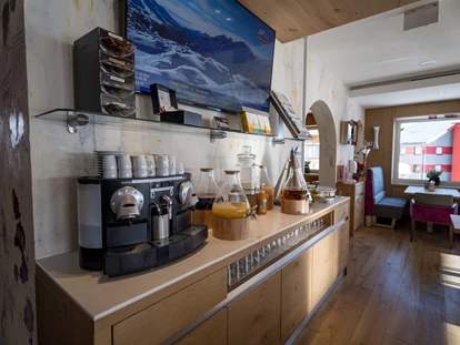 Hotels an der Piste - Ramsau am Dachstein - Das "Kristall" Frühstücksbuffet lässt keine Wünsche offen! - Hotel Kristall Obertauern