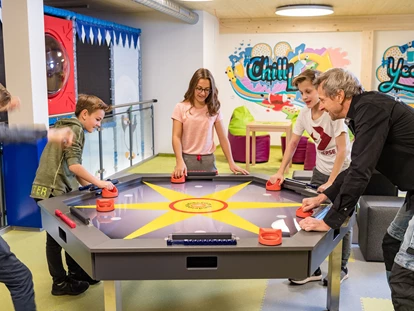 Hotels an der Piste - Skikurs direkt beim Hotel: für Kinder - Hotel Zauchensee Zentral****