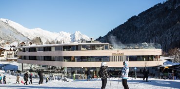 Hotels an der Piste - Tiroler Oberland - Hotel Arlmont Außen  - Hotel Arlmont