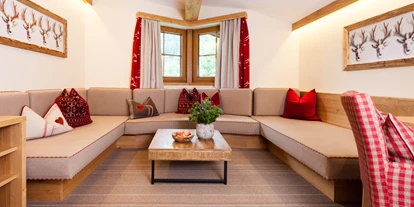 Hotels an der Piste - Skiraum: vorhanden - Unterlangkampfen - Familienzimmer im Hotel Kaiser | Wohnbereich im Familienzimmer - Hotel Kaiser in Tirol