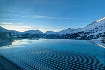 Skihotel: Infinity Outdoor-Pool - Hotel Schöne Aussicht