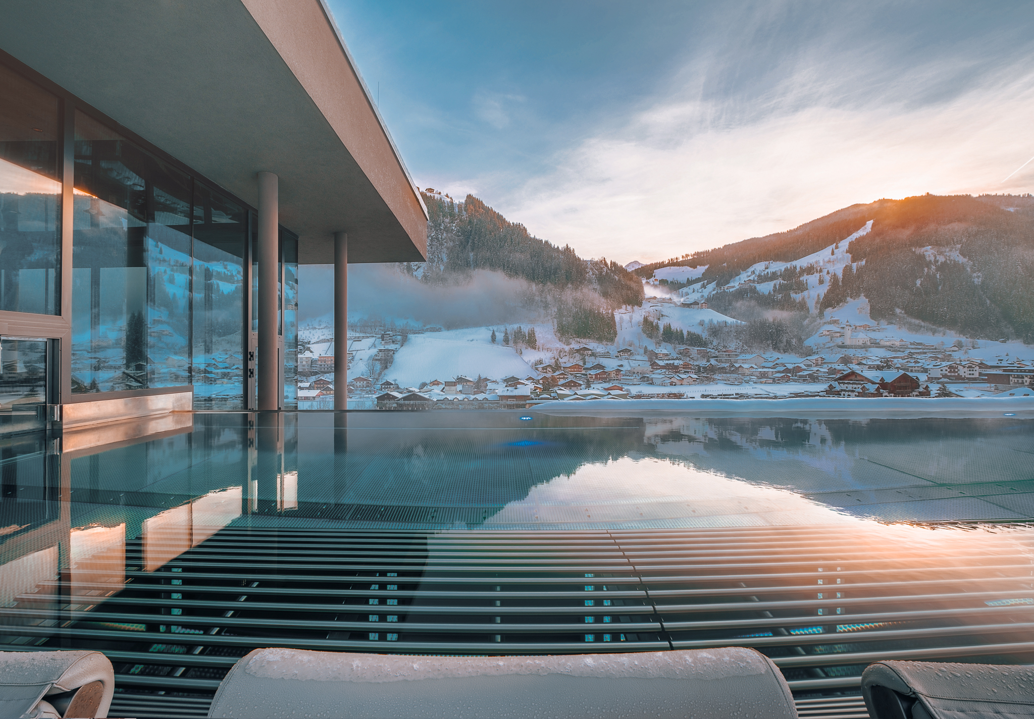 Skihotel: Infinity Pool - DAS EDELWEISS Salzburg Mountain Resort