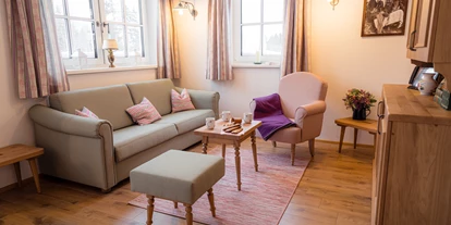 Hotels an der Piste - Skiverleih - Wohnzimmer im Ferienhaus Gössl - Narzissendorf Zloam