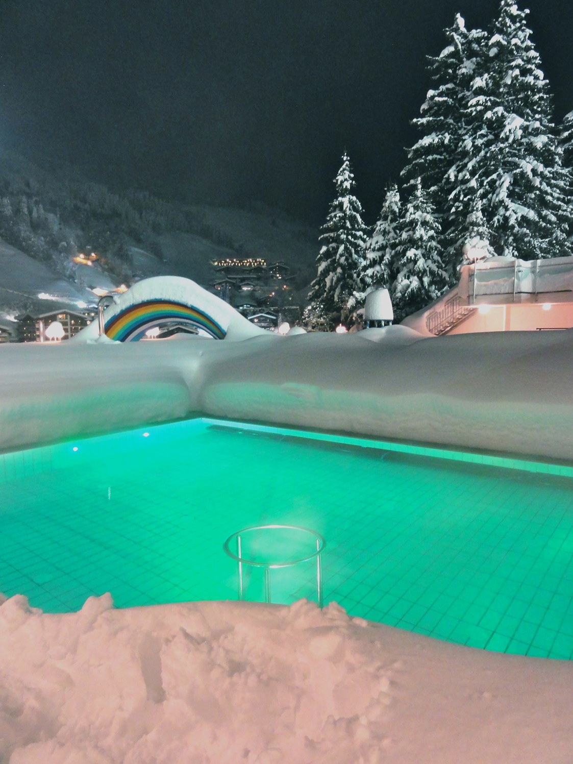 Skihotel: Beheizter Relaxpool - Wellness- und Familienhotel Egger in TOP LAGE