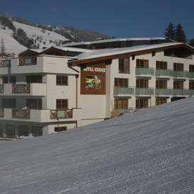 Skihotel: Südansicht - Wellness- und Familienhotel Egger in TOP LAGE