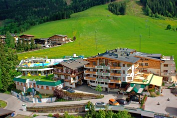 Skihotel: Das Egger - auch im Sommer die perfekte Lage im Wandergebiet - Wellness- und Familienhotel Egger in TOP LAGE