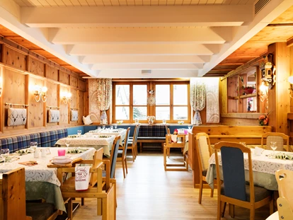 Hotels an der Piste - Skikurs direkt beim Hotel: für Kinder - Restaurant Tirolerstube - Wellness- und Familienhotel Egger in TOP LAGE