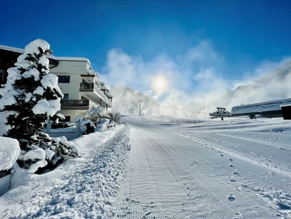 Hotels an der Piste - Skikurs direkt beim Hotel: für Kinder - Wellness- und Familienhotel Egger in TOP LAGE