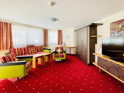 Hotels an der Piste - Skikurs direkt beim Hotel: für Kinder - Wellness- und Familienhotel Egger in TOP LAGE