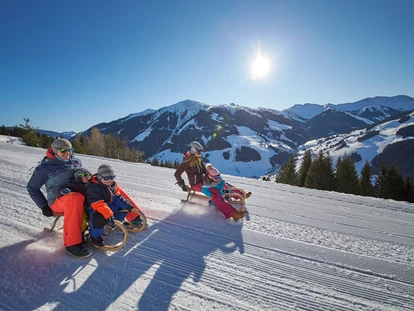 Hotels an der Piste - Skikurs direkt beim Hotel: für Kinder - Wellness- und Familienhotel Egger in TOP LAGE