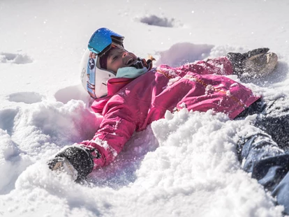 Hotels an der Piste - Skikurs direkt beim Hotel: für Kinder - Wellness- und Familienhotel Egger in TOP LAGE