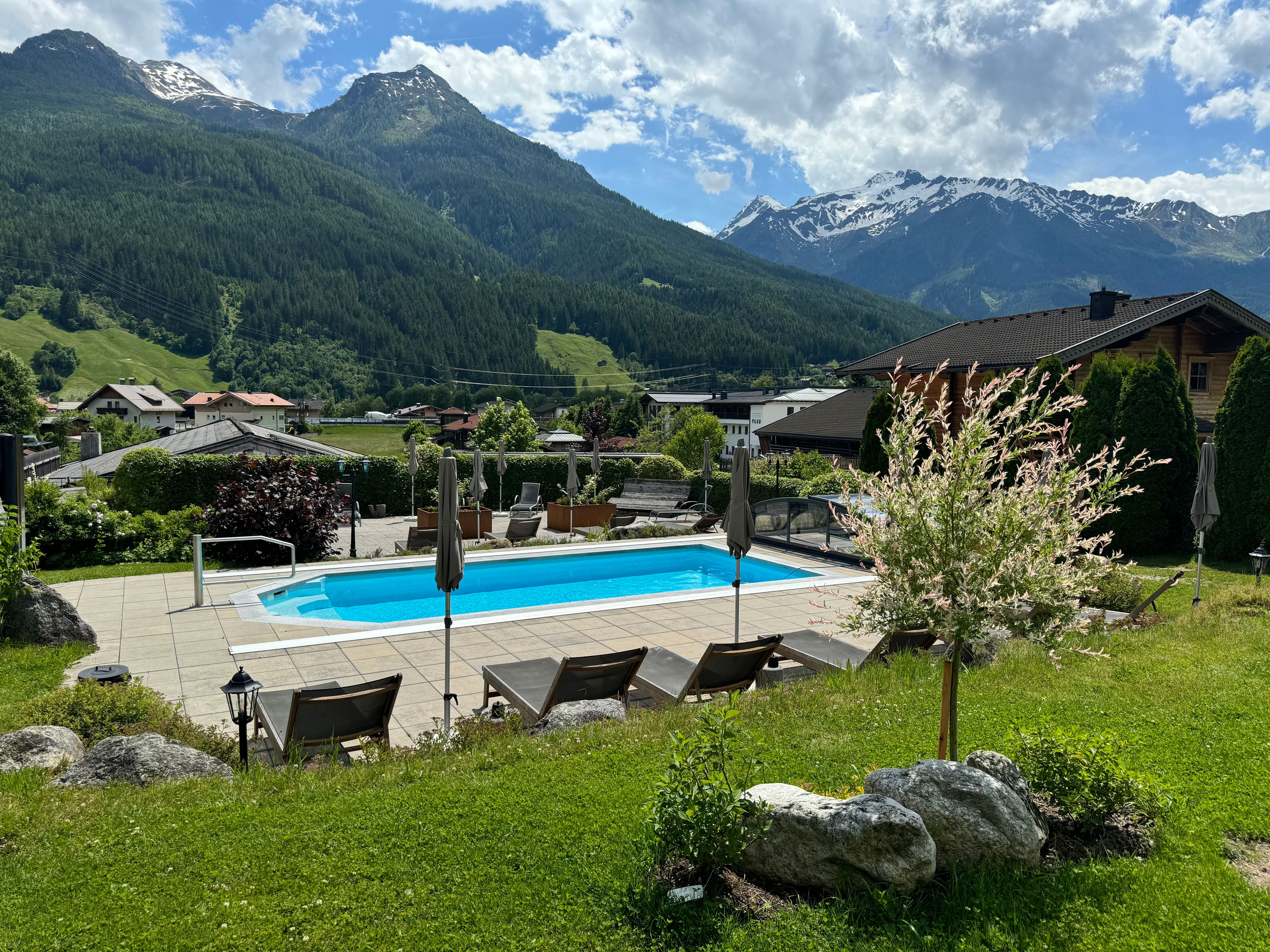 Skihotel: Freibad im Sommer - HOTEL SENNINGERBRÄU