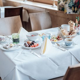 Skihotel: Opulentes Frühstücksbuffet  - Hotel Goldener Berg