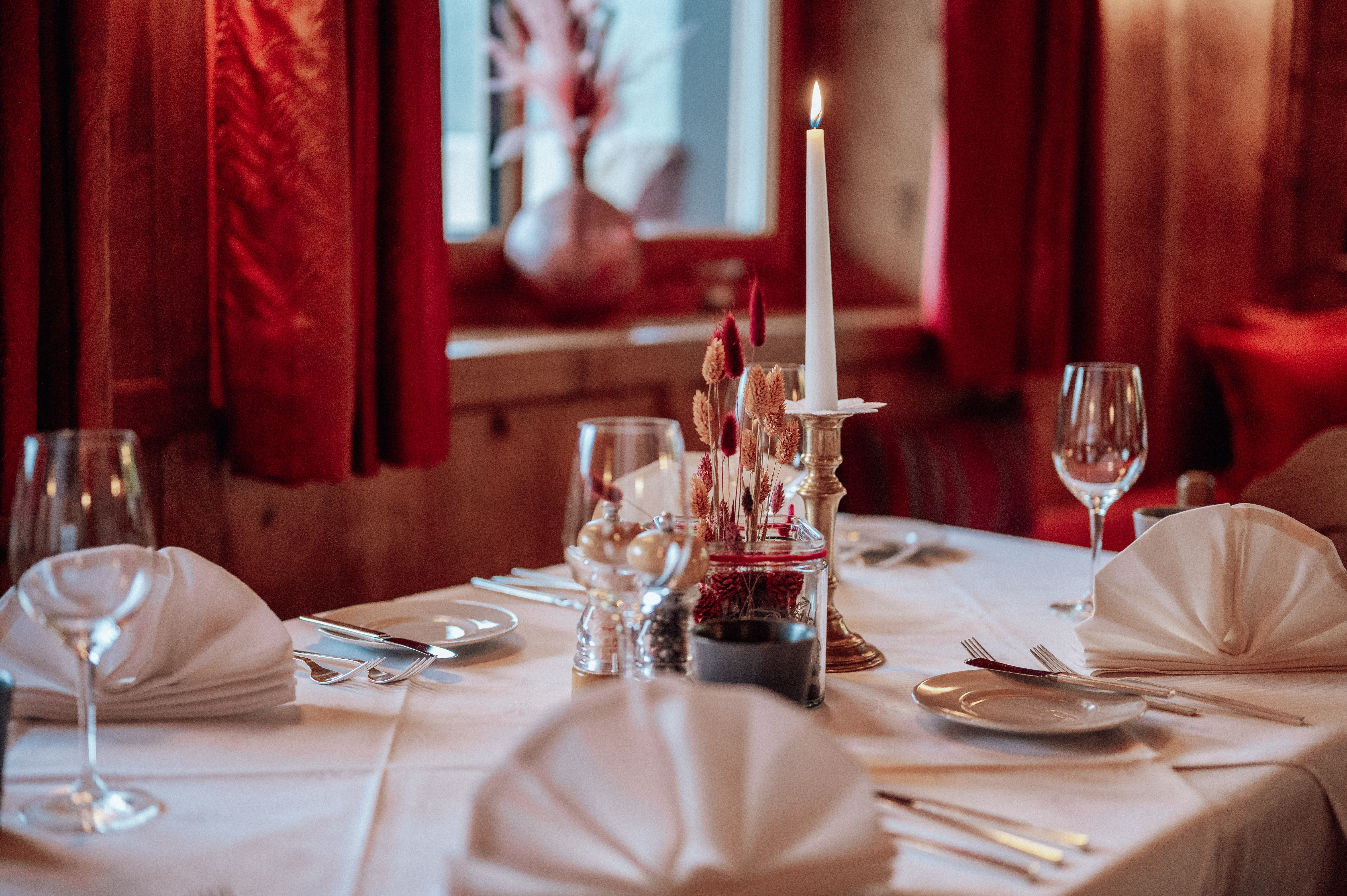 Skihotel: Johannesstübli
 - Hotel Goldener Berg