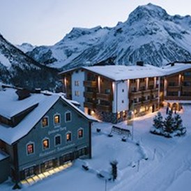 Skihotel: Außenansicht - Hotel Goldener Berg